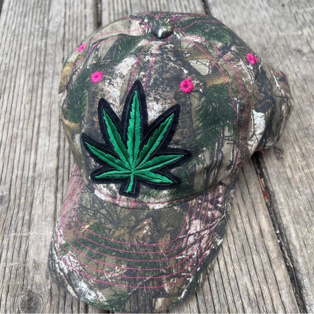 Real Tree Camo Green Leaf Patch Women's Cap
